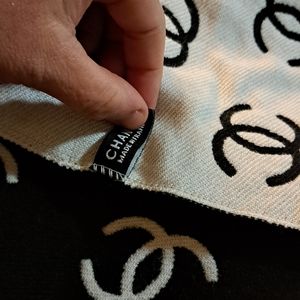 Wool cashmere CC Scarf black and white